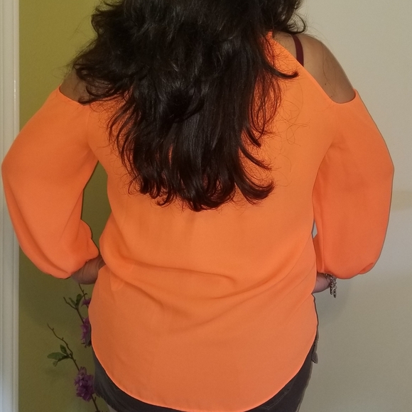 Cold shoulder blouse - Picture 5 of 9